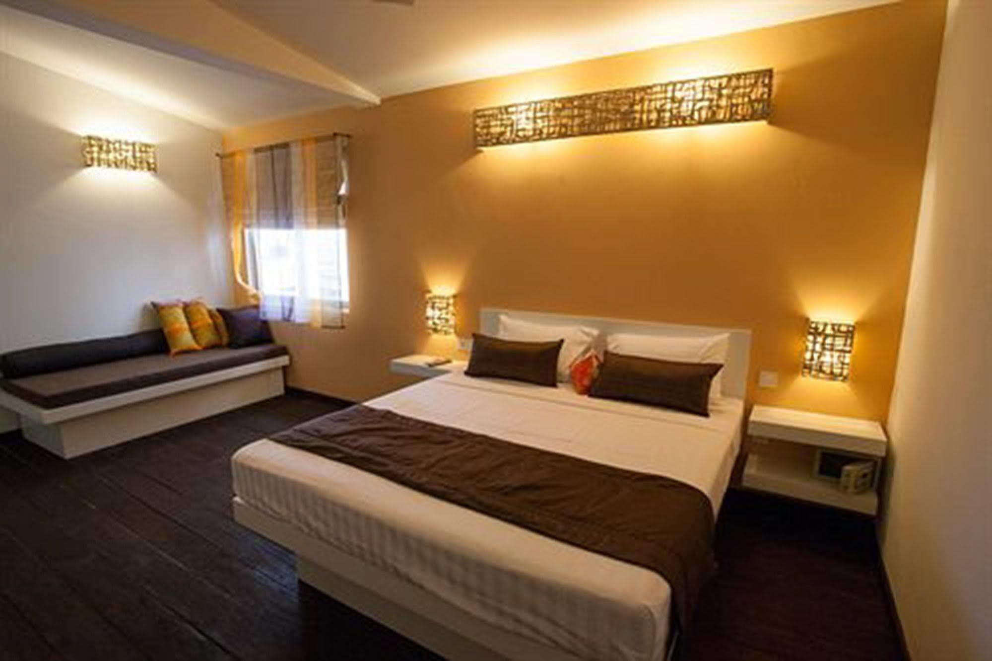 Hotel The 252 Phnom Penh Exterior foto