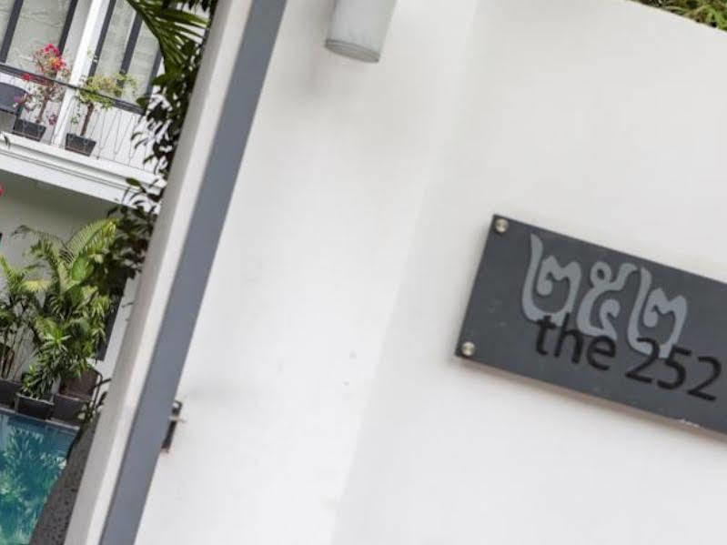 Hotel The 252 Phnom Penh Exterior foto