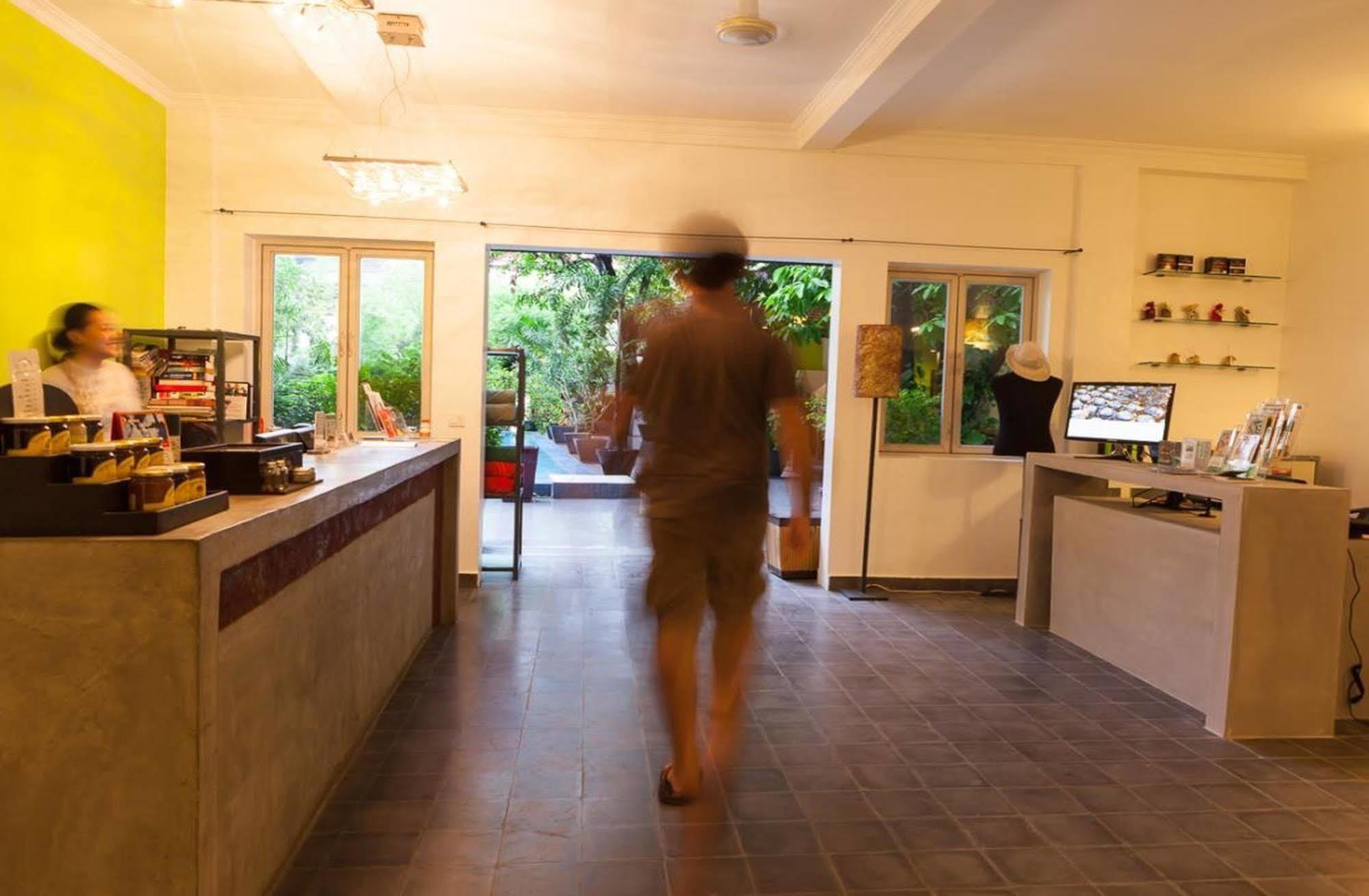 Hotel The 252 Phnom Penh Exterior foto